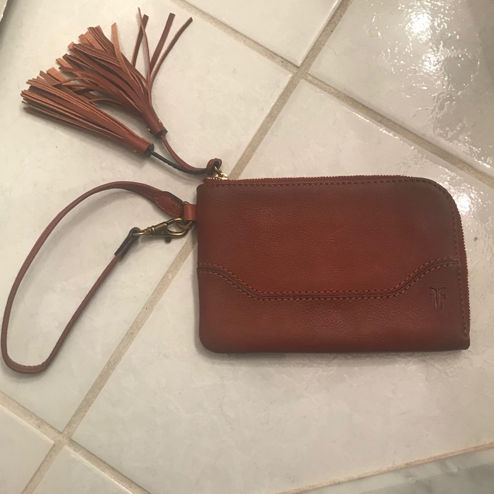 NWT Frye Paige Wristlet Cognac